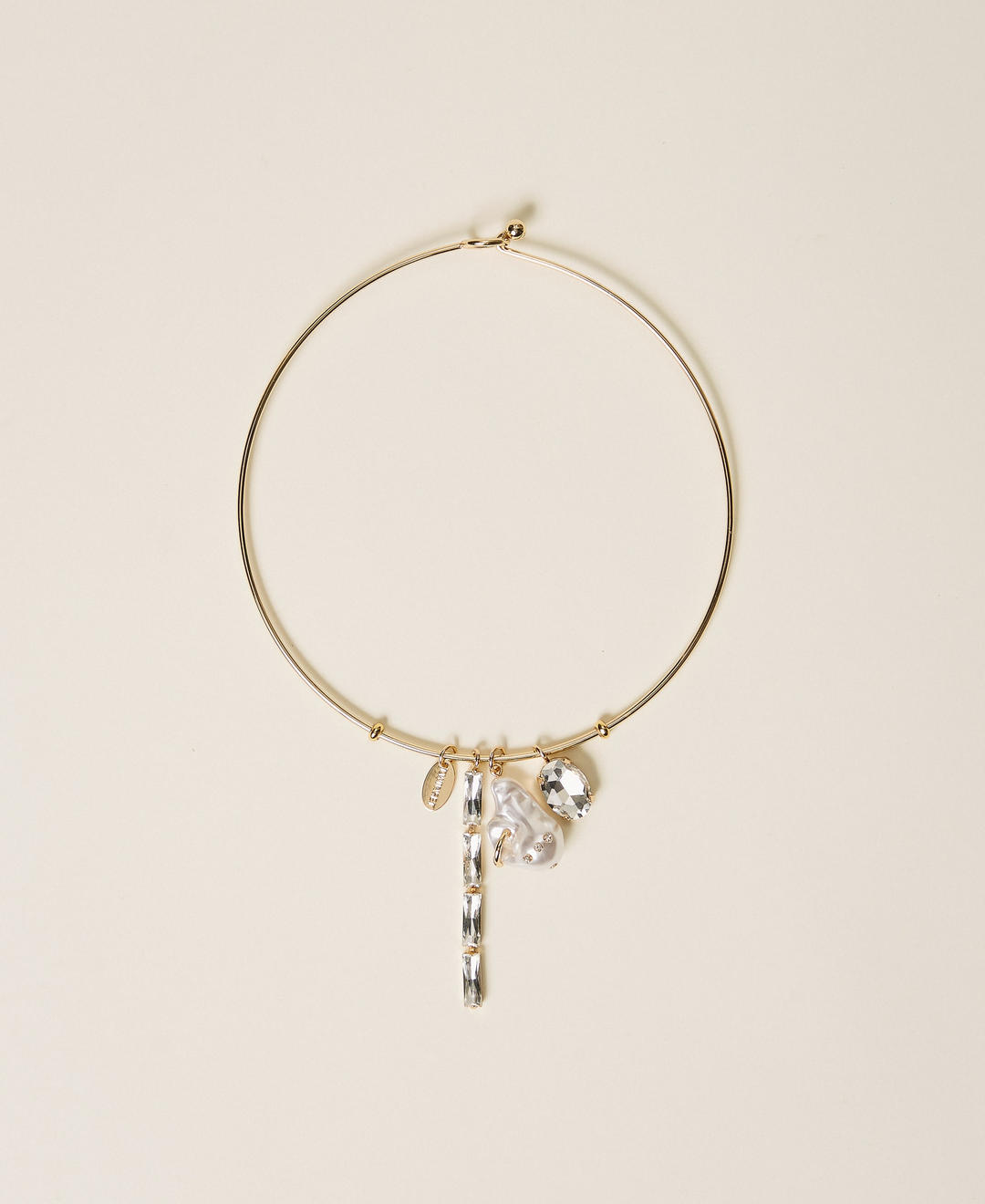 Collier rigide avec pendentifs