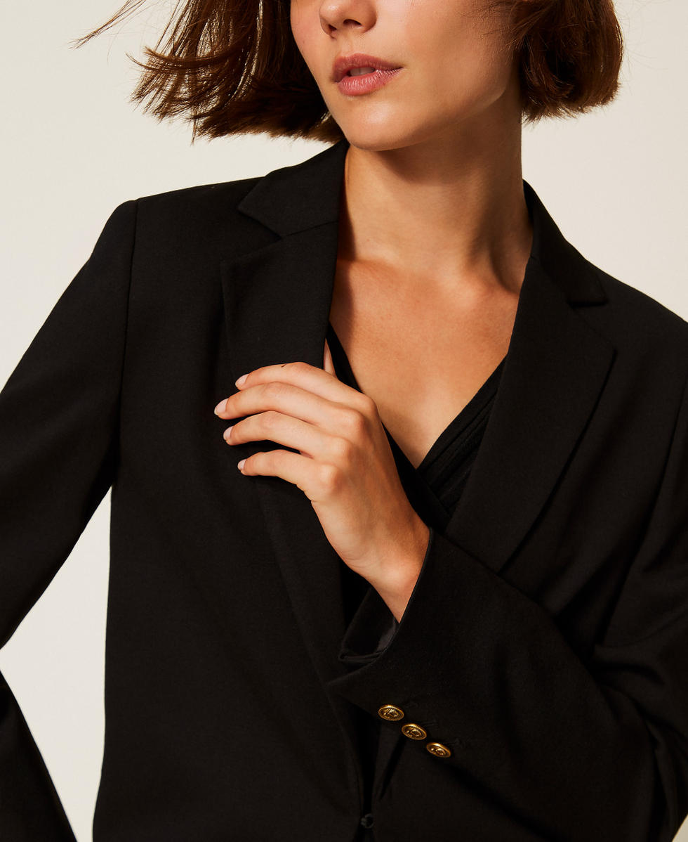 Slim-Fit-Blazer mit Taschen Schwarz Frau 252TP2601_00006_04