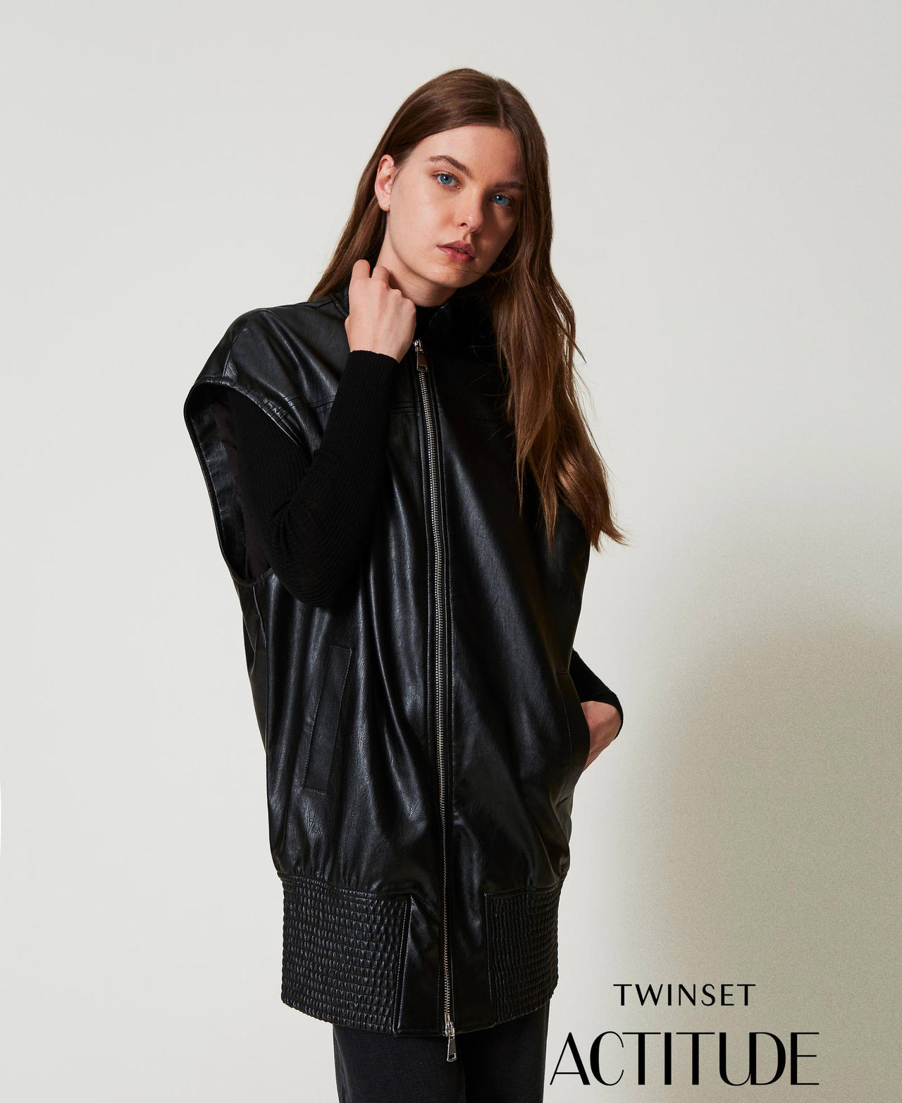 Long faux leather sleeveless jacket Woman, Black | TWINSET Milano