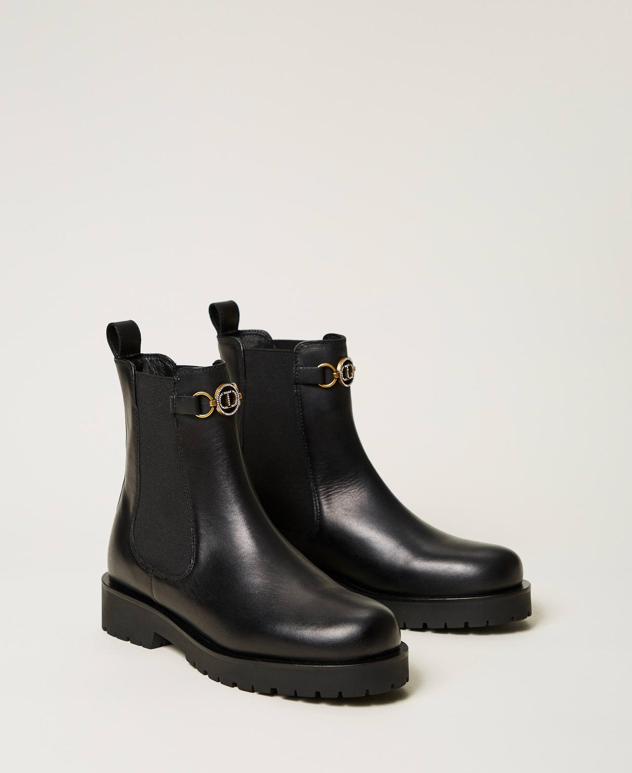 Leather Chelsea boots with Oval T Black Woman 242TGT168_00006_02