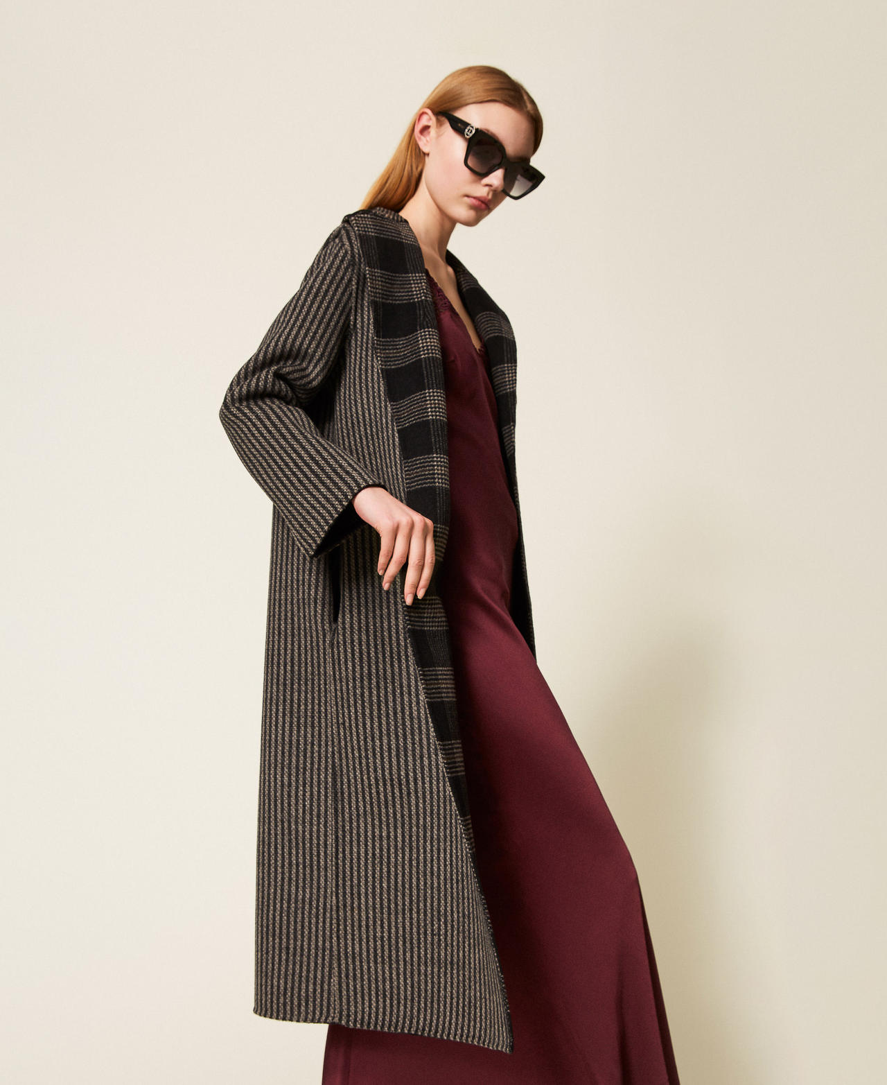 Double wool cloth reversible coat Black/Snow White Double Check Woman 252TP2080_12781_04