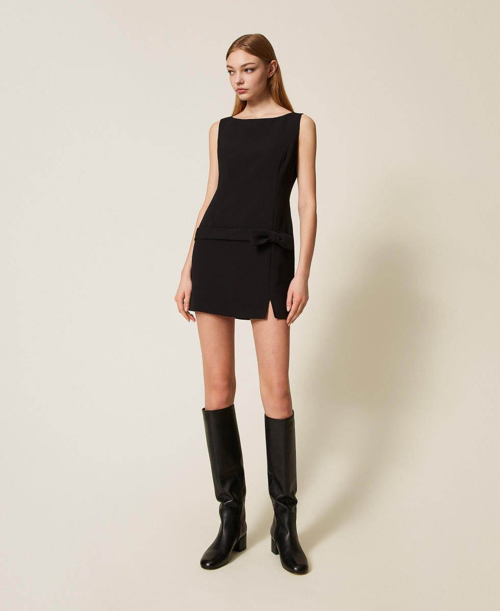 Short crêpe cady dress with bow