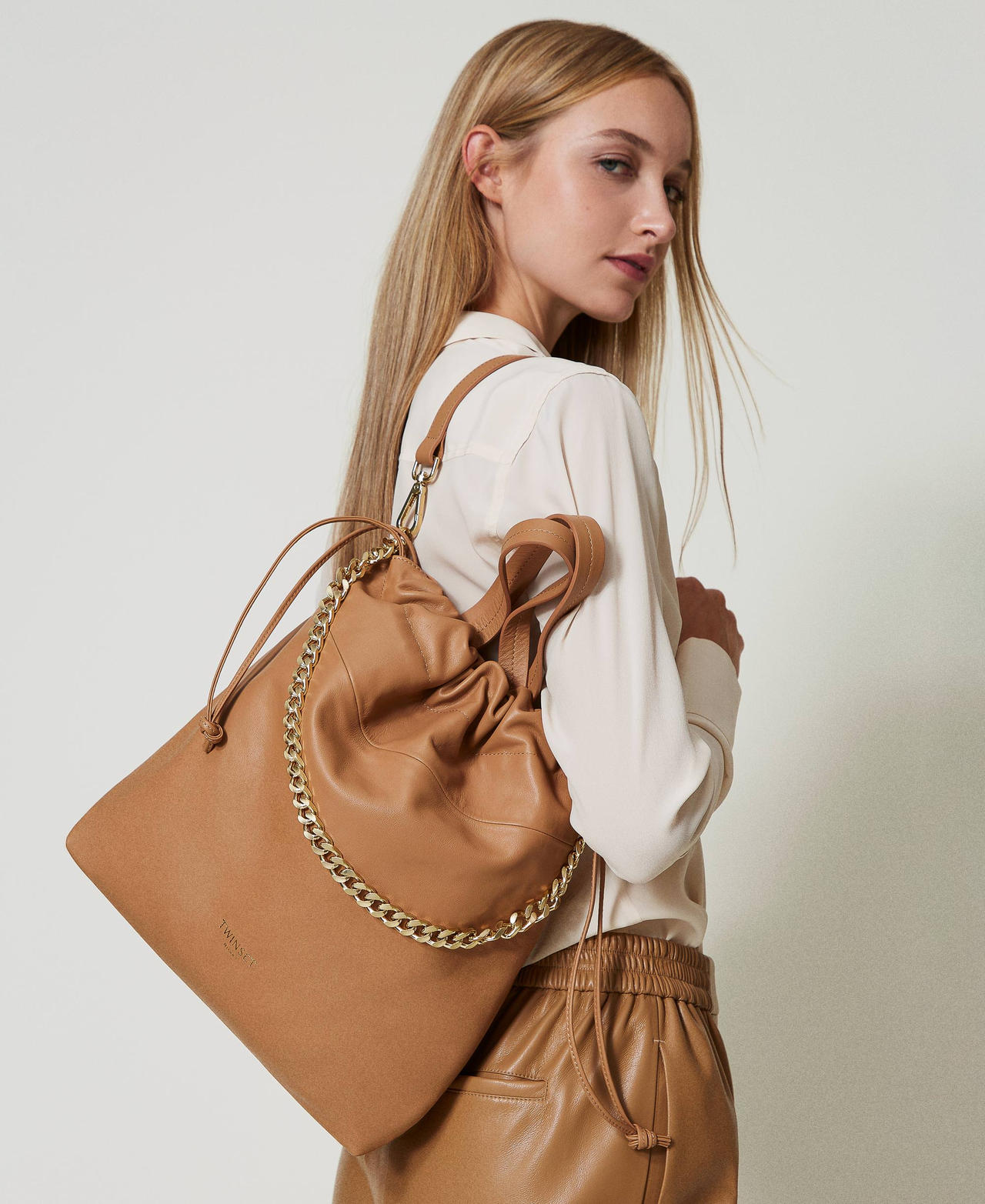 Medium leather shopper bag with drawstring Sandy Brown Woman 242TB7211_11754_0S
