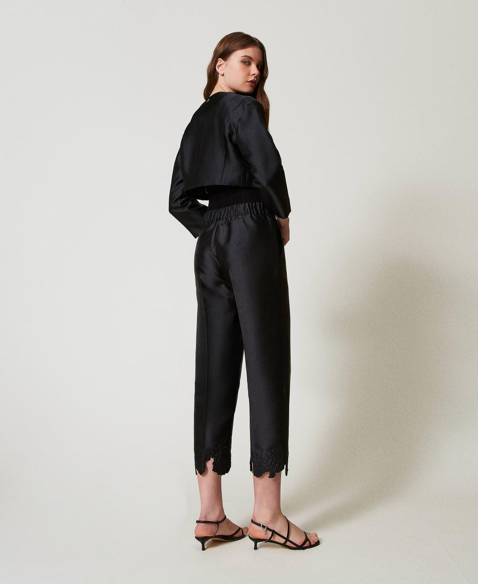 Pantalon en serg&eacute; avec broderie anglaise Noir Femme 251AP2263_00006_03
