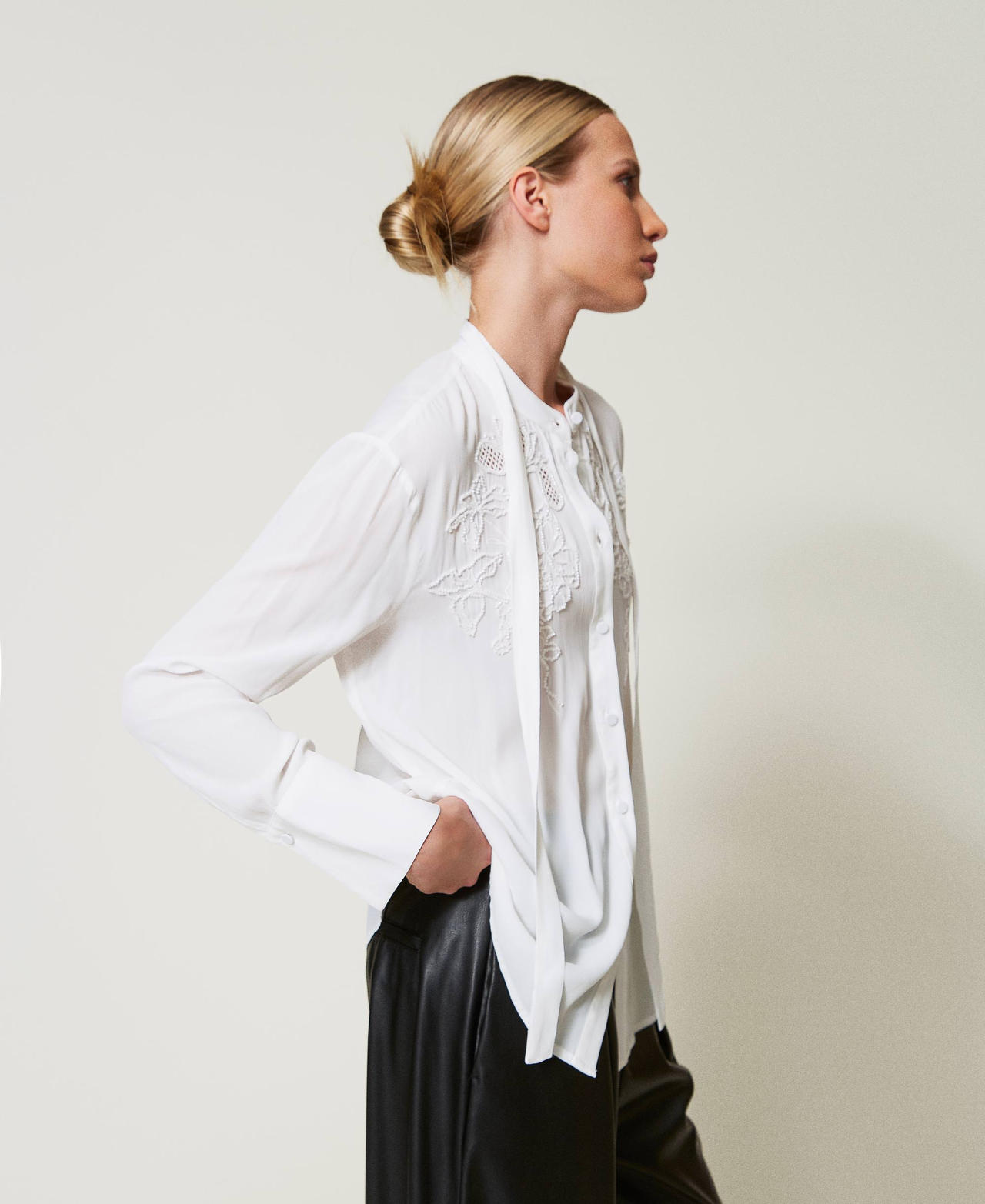 Camicia in georgette con ricamo Bianco Neve Donna 251TP2690_00282_02