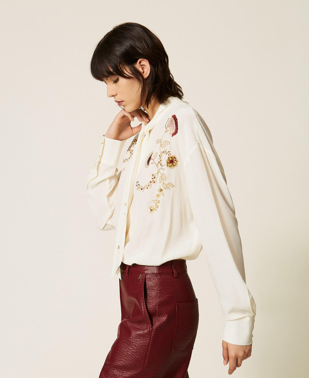 Blouse en crêpe de Chine avec broderie