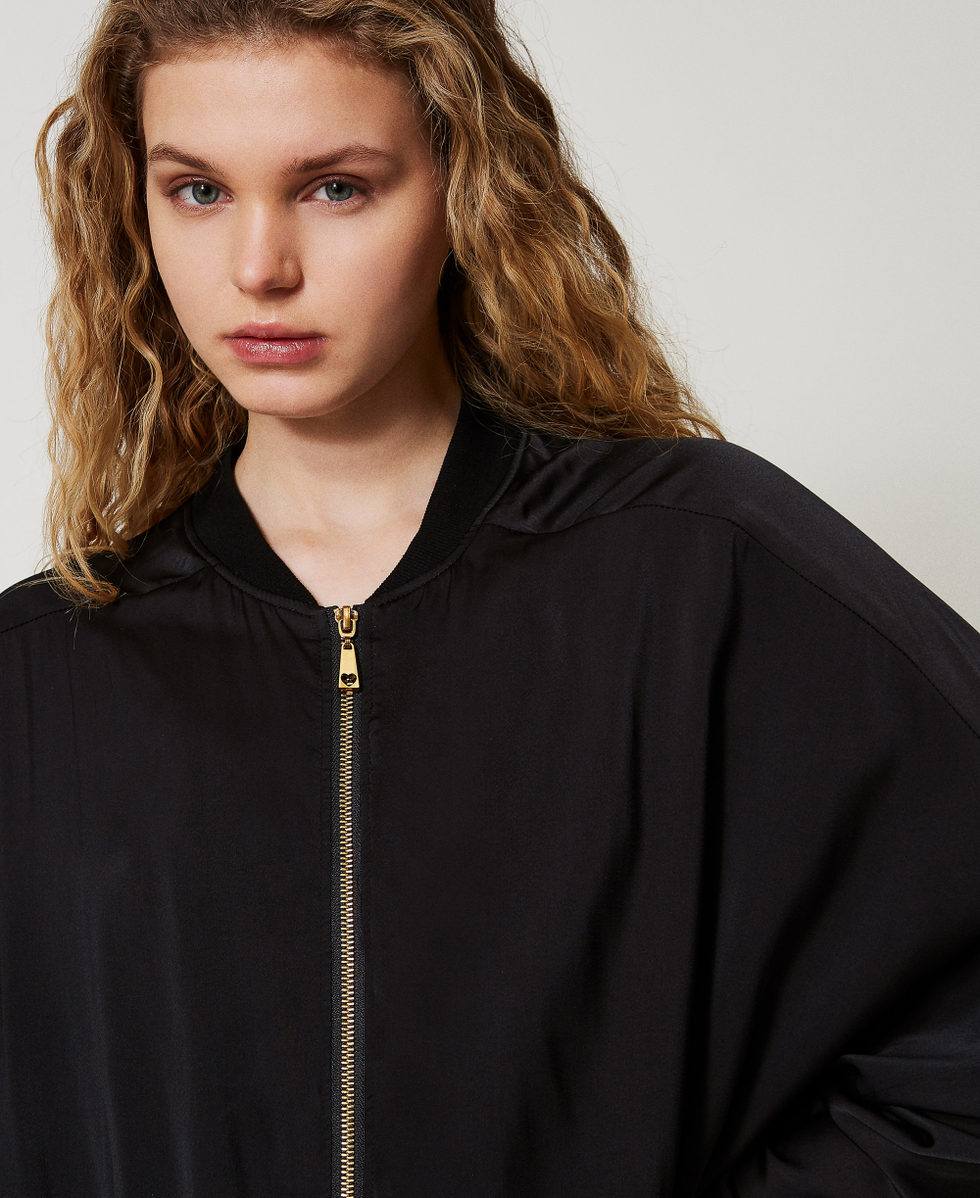 Cazadora b&oacute;mber de raso