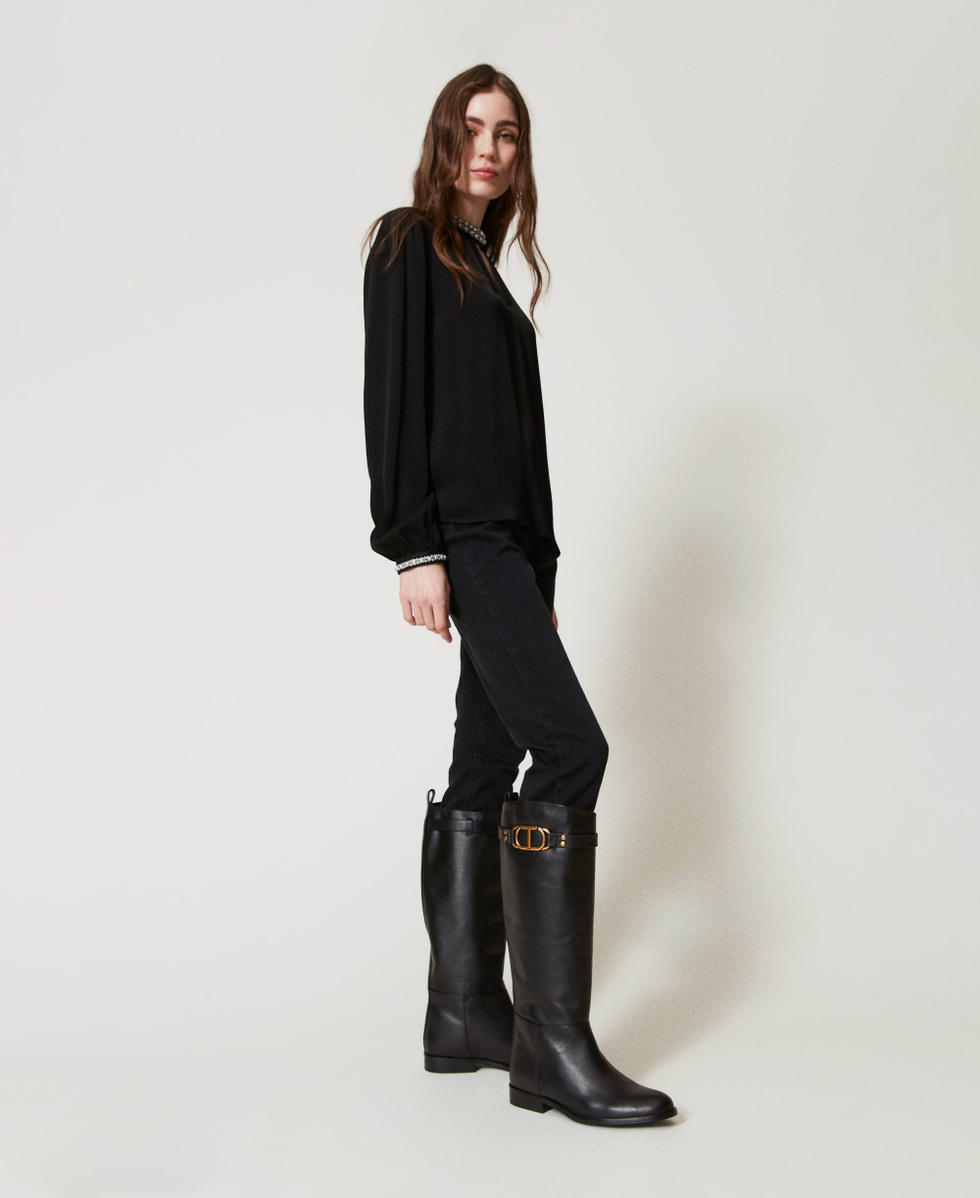 High leather boots with Oval T