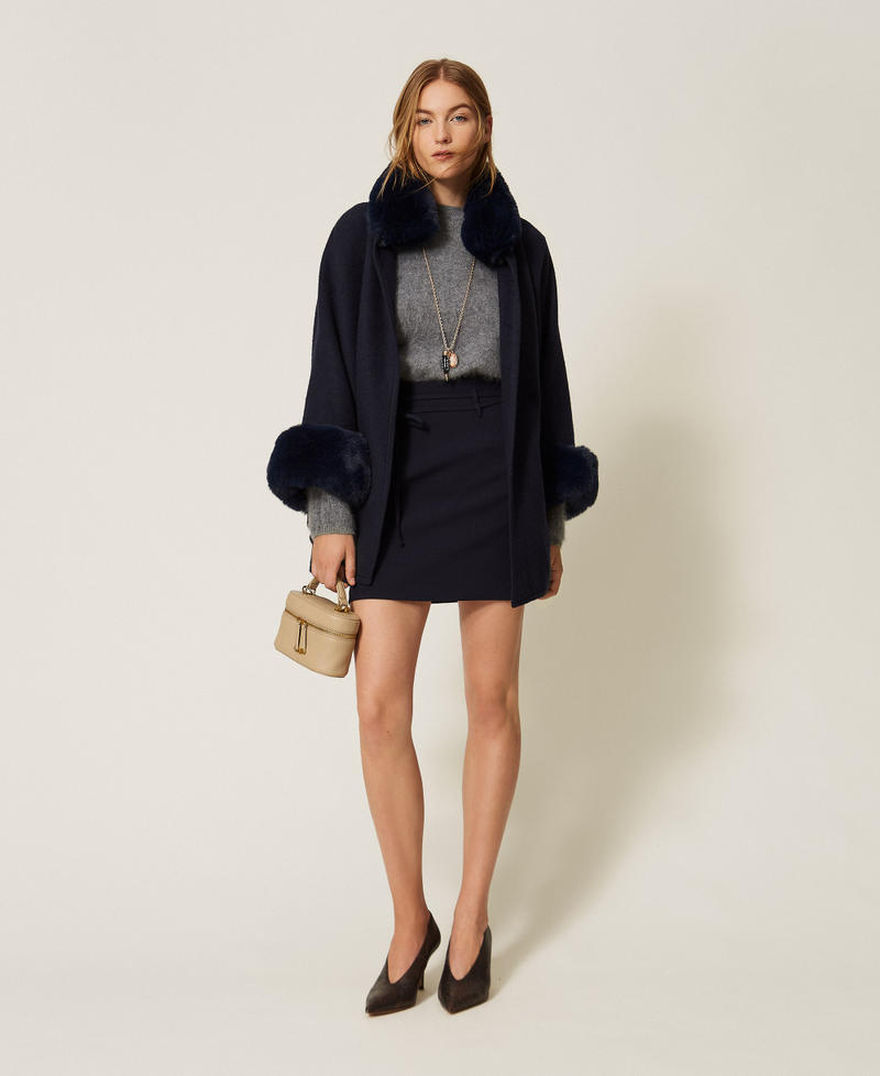 Poncho aus Tuch mit Kunstpelz Klassisches Blau Frau 262TO5730_11956_T0