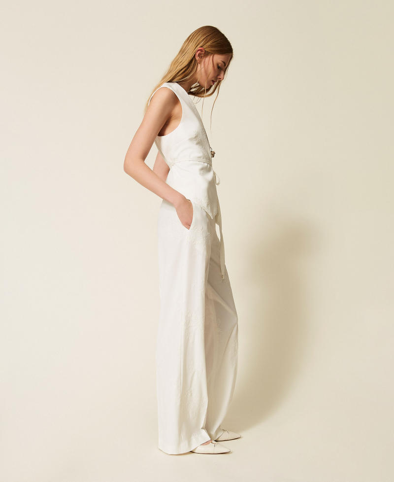 Bestickte Palazzo-Hose Lilie Frau 261TE2023_00381_02