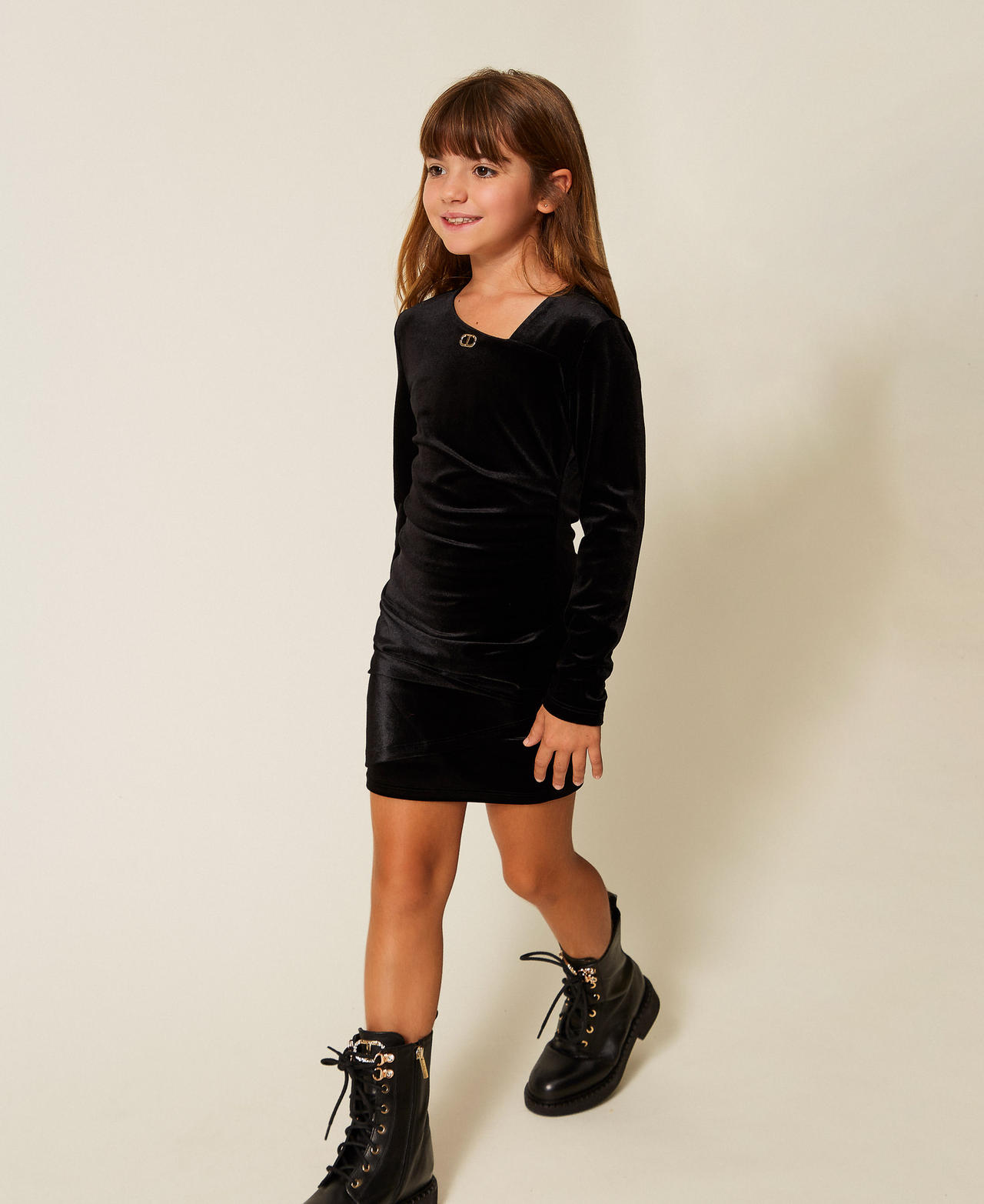 Chenille short dress with oval T Black Girl 252GJ2035_00006_02
