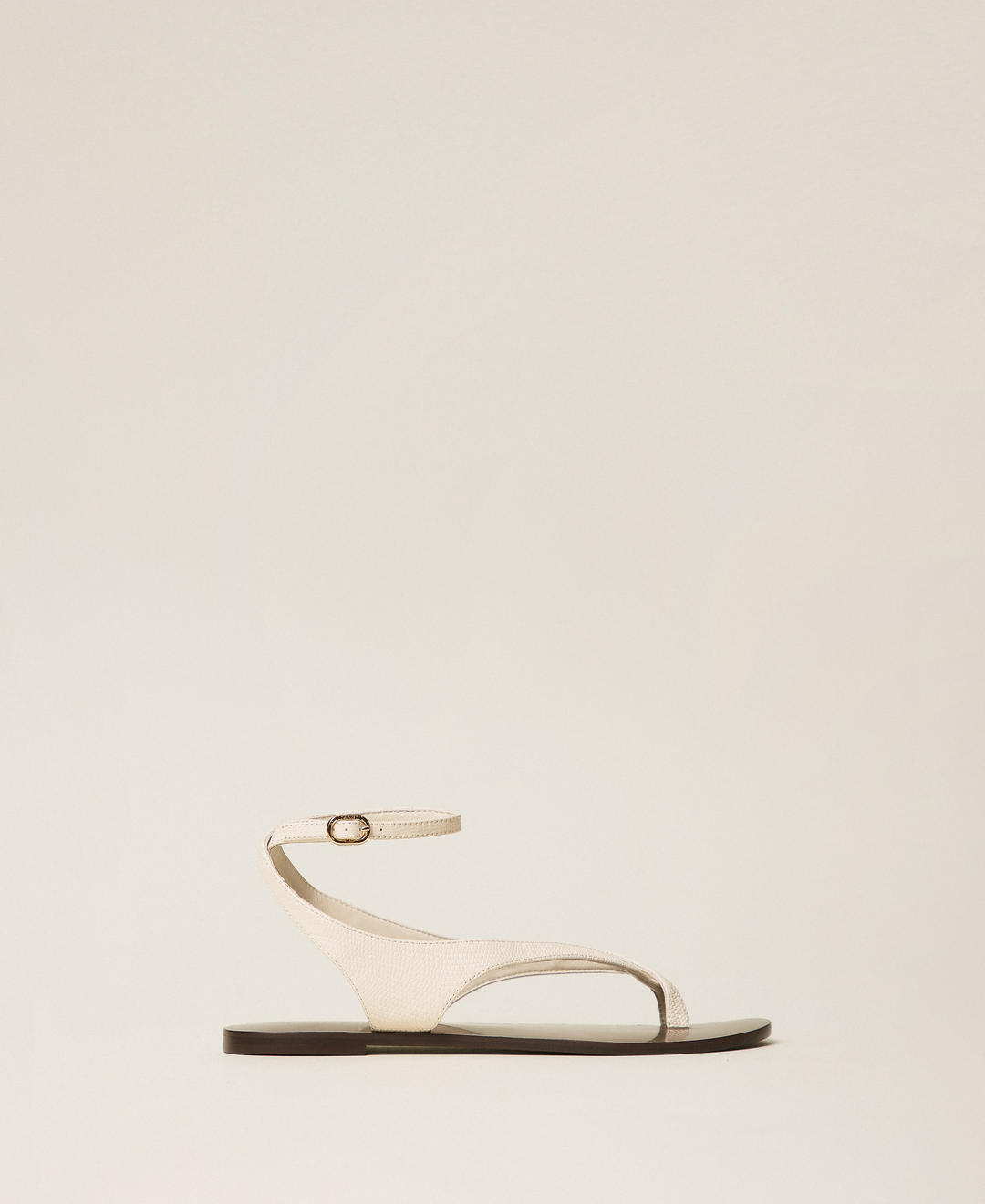 Sandales tongs plates en cuir