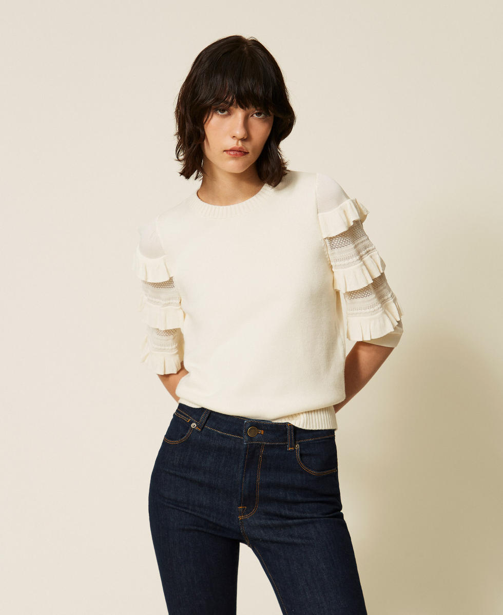 Pullover mit Netzmaschen und Volant Perlmutt Frau 262TP3111_00059_01