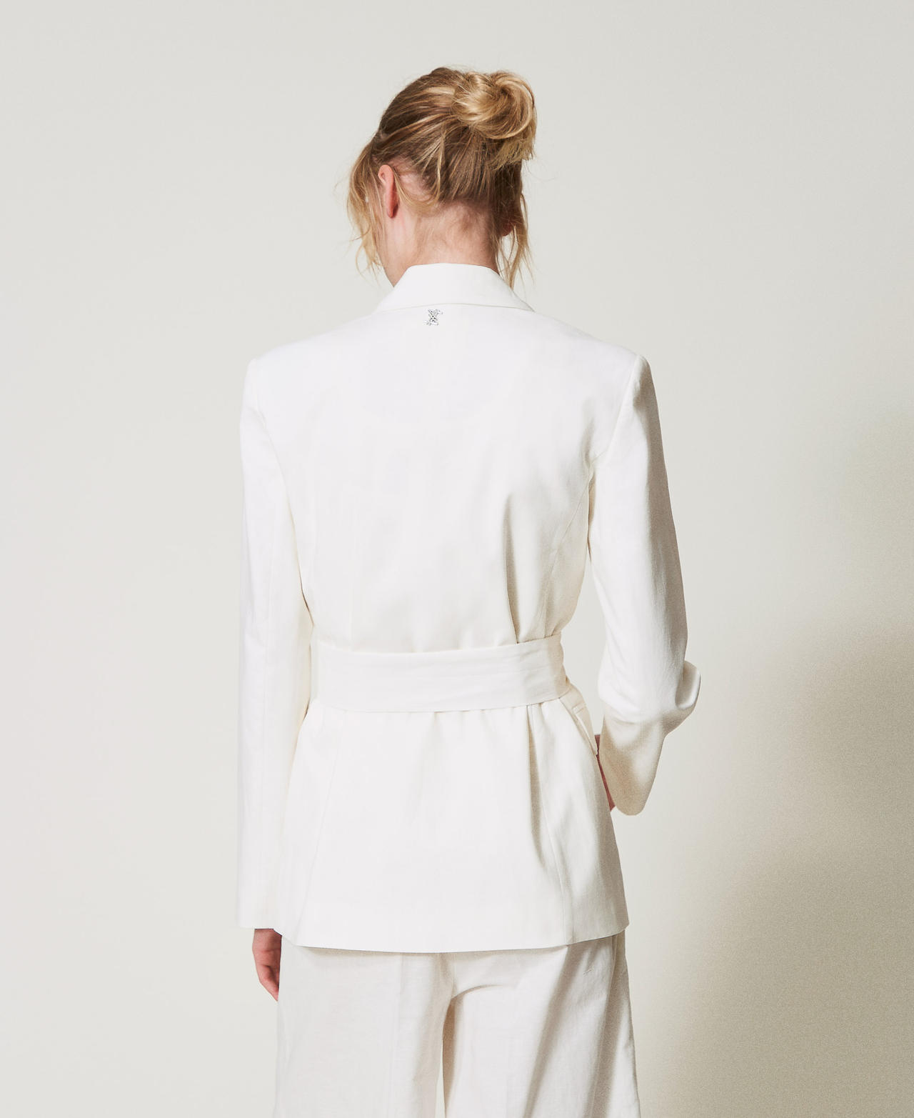 MYFO blazer with crochet flowers White Snow Woman 251AQ2060_00282_03