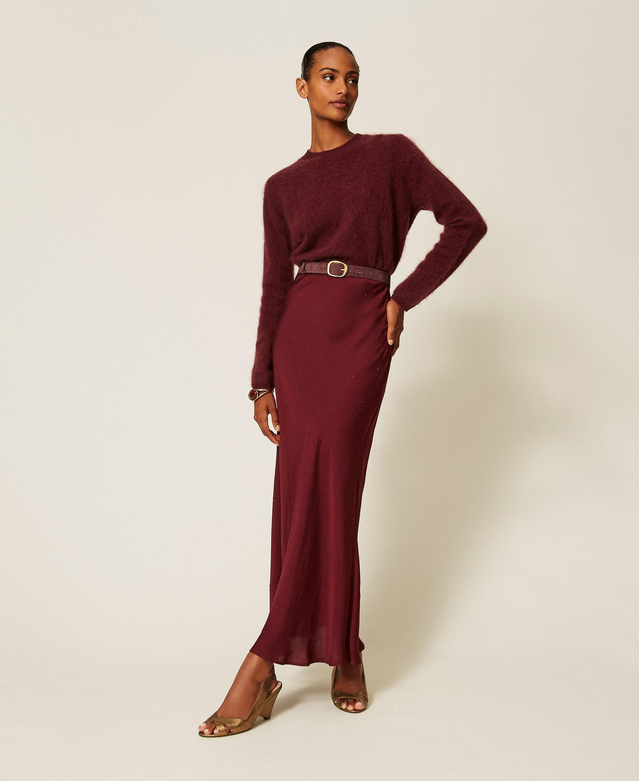 Jupe longue en satin avec strass