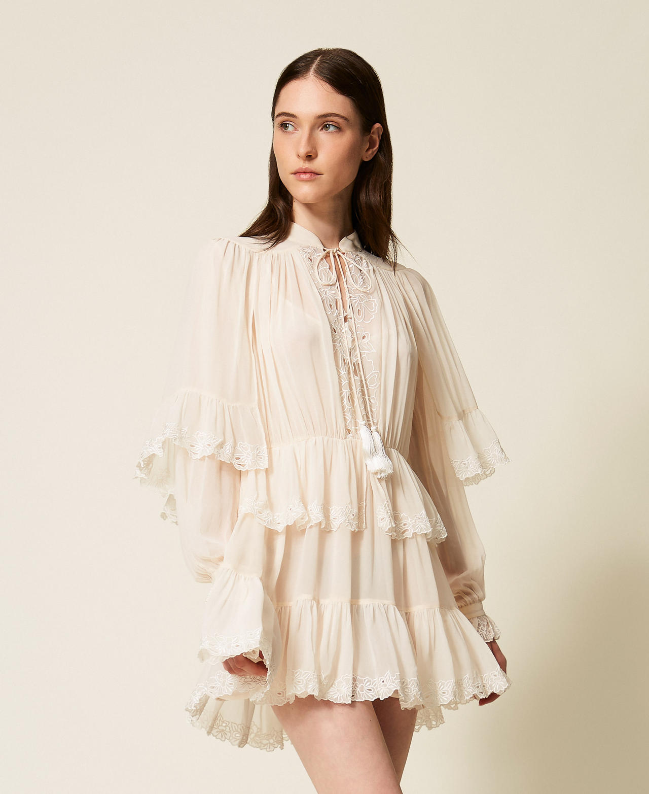 Vestido corto de georgette con bordado Nácar Mujer 252TS2296_00059_01