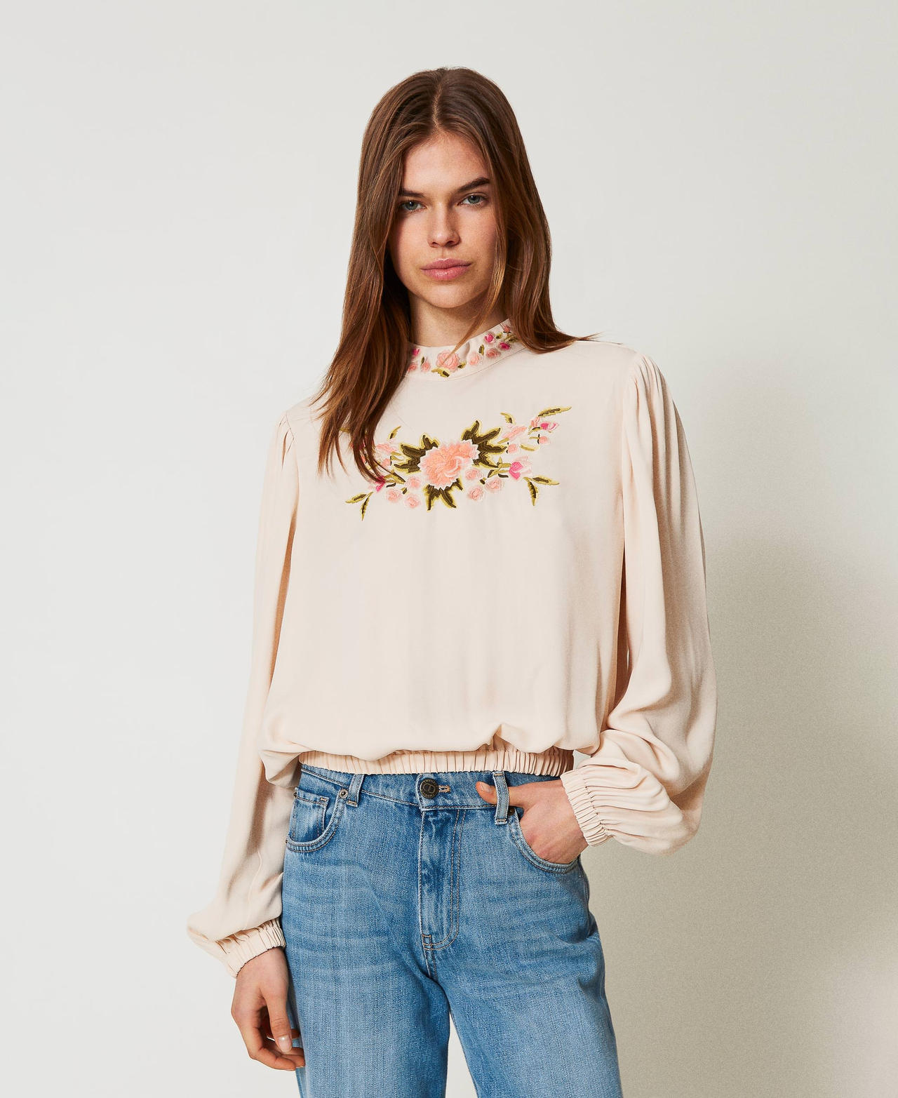 DHgate.com:Lace Trim Floral Embroidery Blouse: Womens Casual