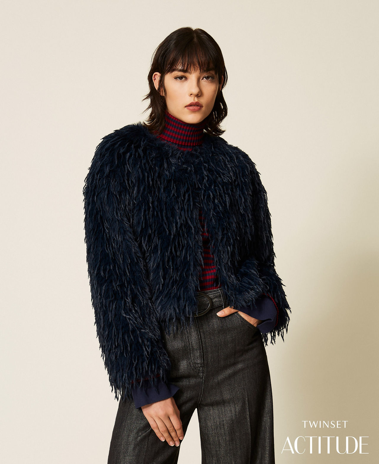 Blouson court en fausse fourrure