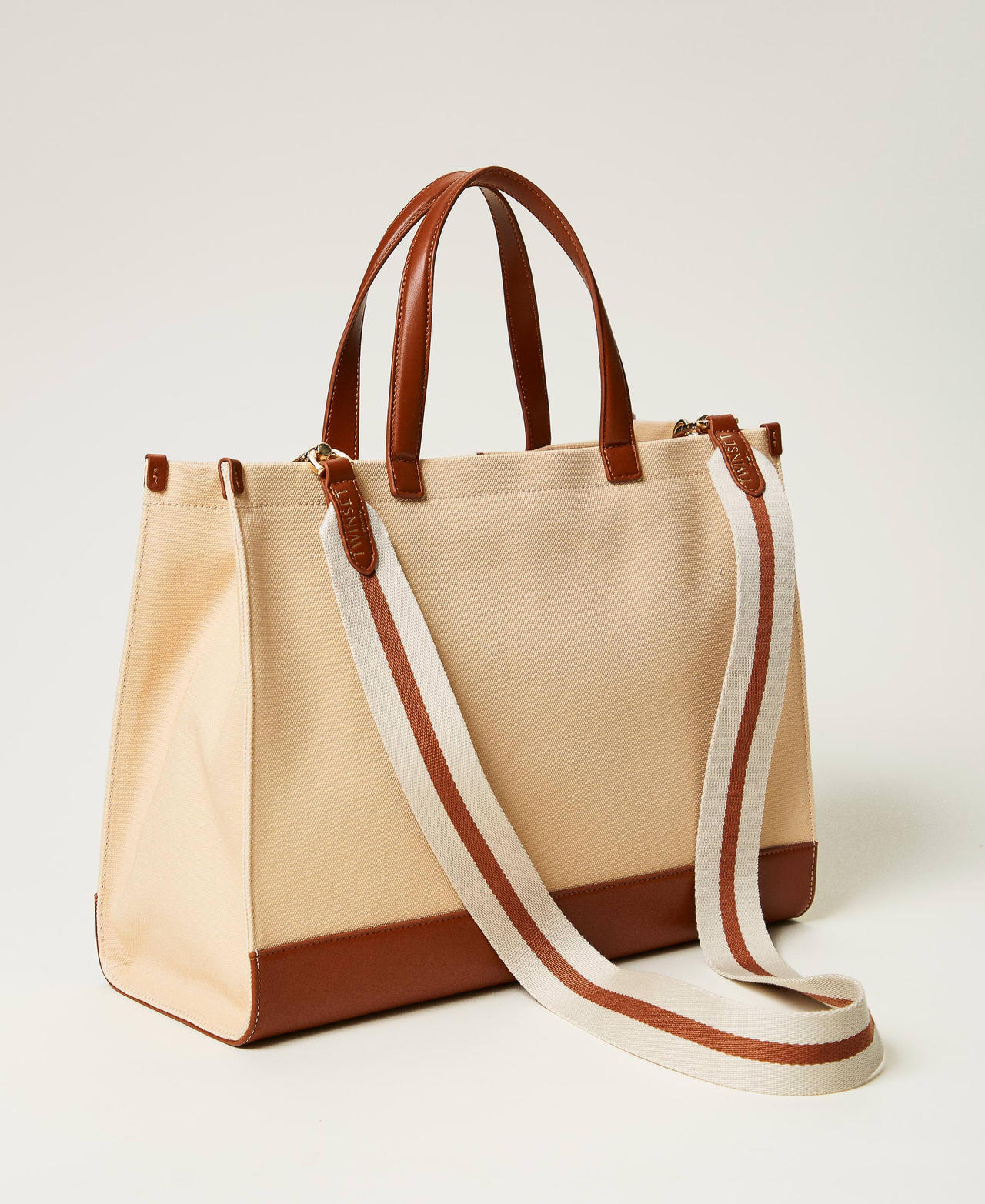 Canvas shopper bag with Oval T