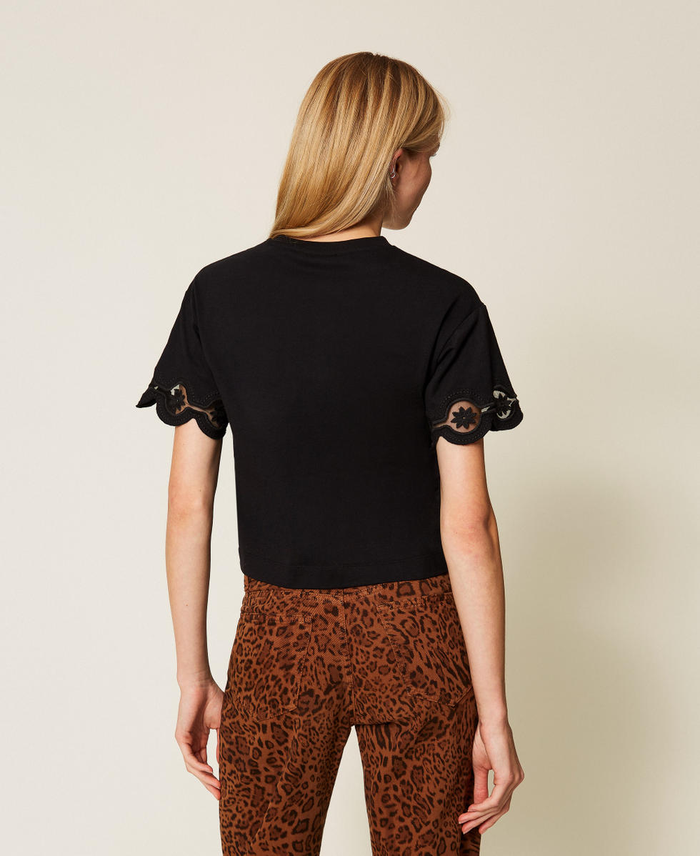 T-shirt con ricamo floreale Nero Donna 252TP2500_00006_03