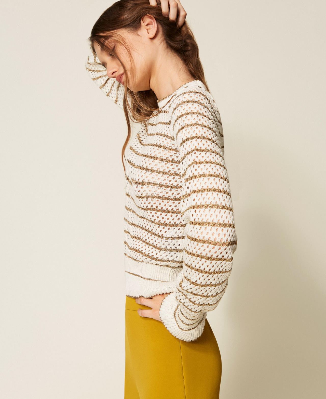 Netzpullover mit Lurexstreifen Schneeweiß / Golden Green Lurex Frau 252TP3532_12804_02