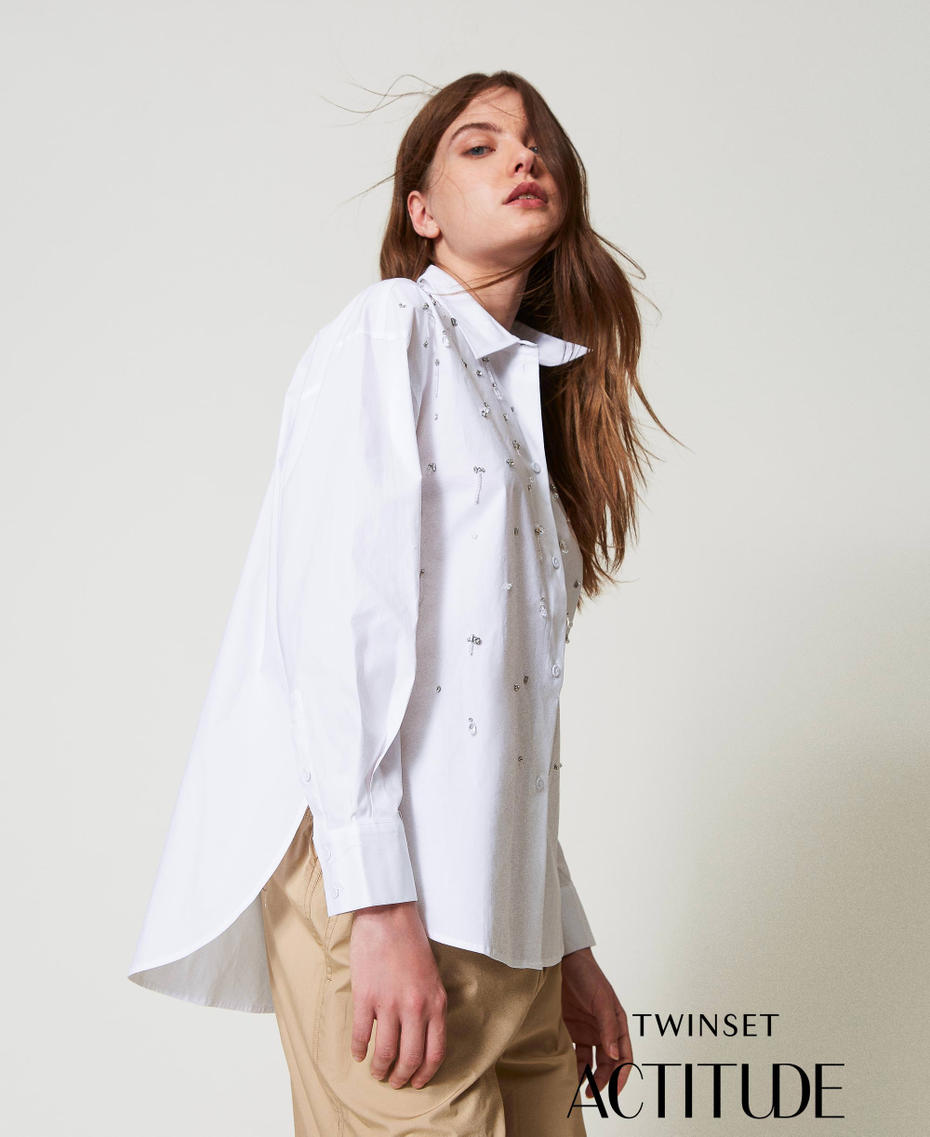 Shirt with hand embroidery "Papers" White Woman 251AP2291_00840_PA