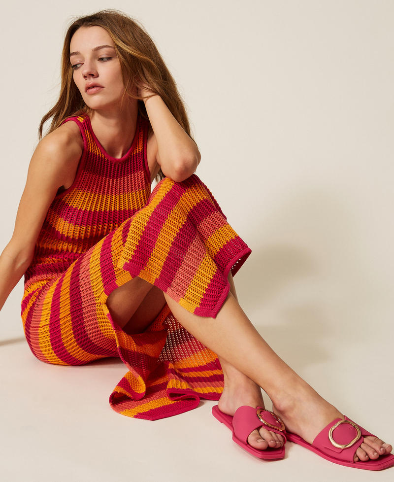 Maxi-Strickkleid mit Streifenmuster Mix Fuchsia/Orange Stripes Frau 261LB3BAA_13377_PD