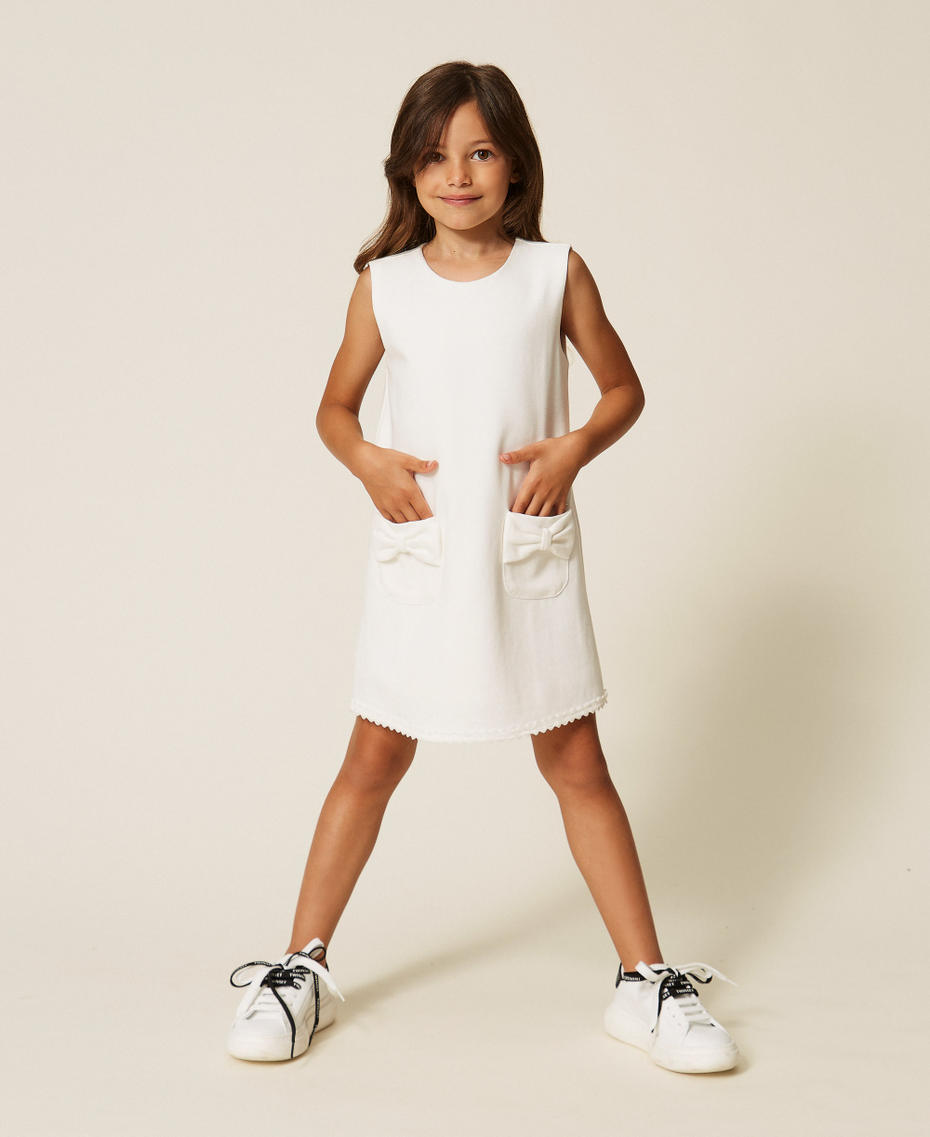 Kurzes Babykleid mit Schleifen und Samtdetails Wei&szlig; Schnee M&auml;dchen 262GB202C_00282_01