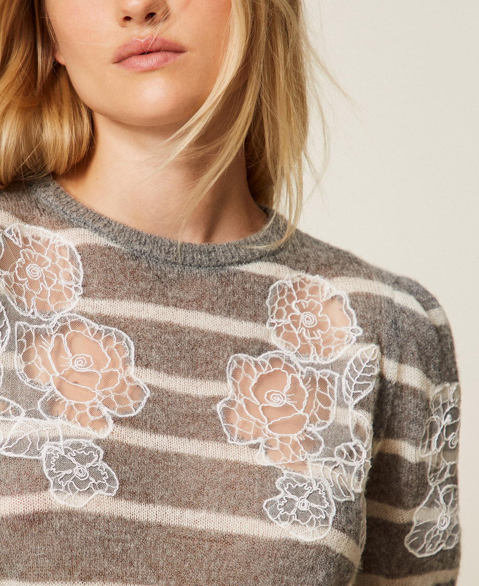 Pull en mohair m&eacute;lang&eacute; avec dentelle Rayure Gris Chin&eacute;/Blanc &laquo;&nbsp;Neige&nbsp;&raquo; Femme 252TP3251_12756_05