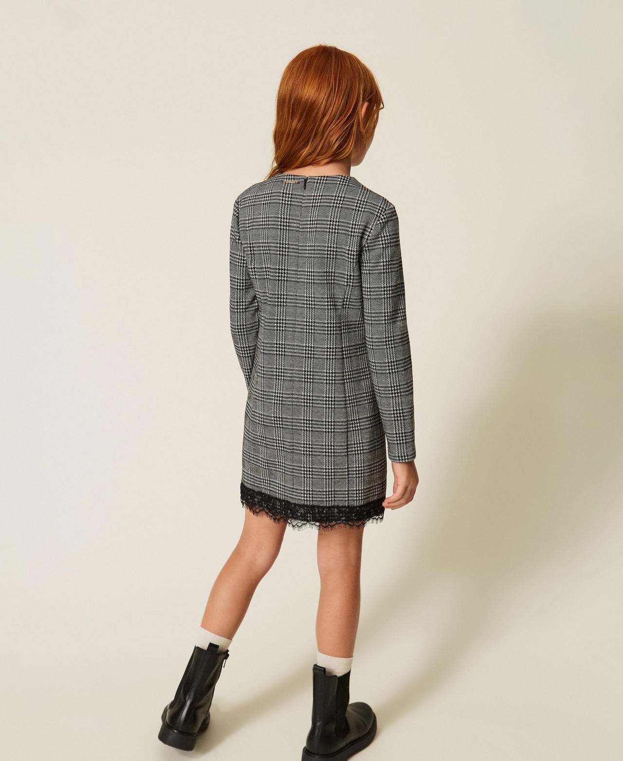 Robe courte en prince de Galles avec dentelle
