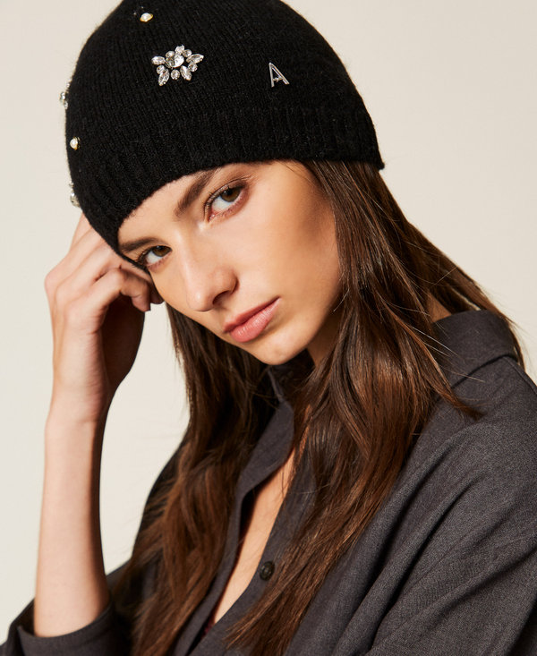 Bonnet en alpaga m&eacute;lang&eacute; avec strass et perles
