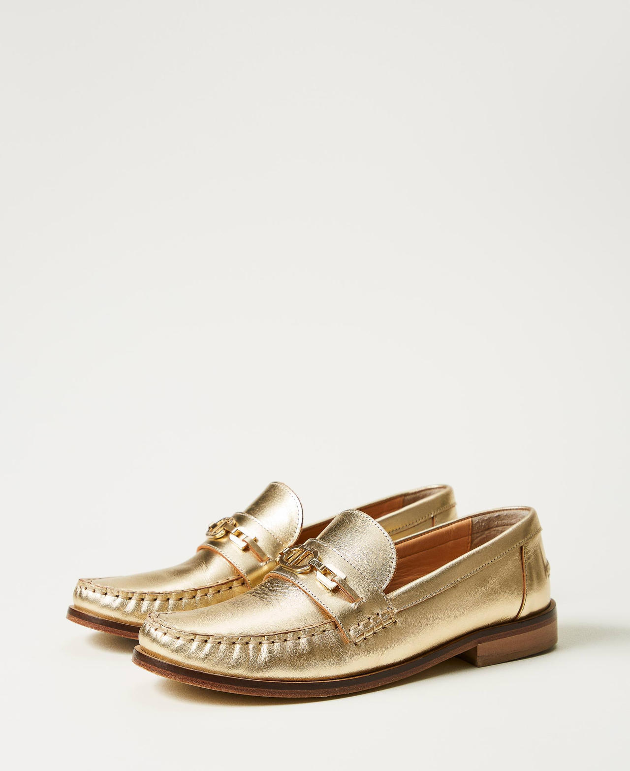 Ledermokassin mit Oval T Gelbgold Frau 251TCP130_10366_02