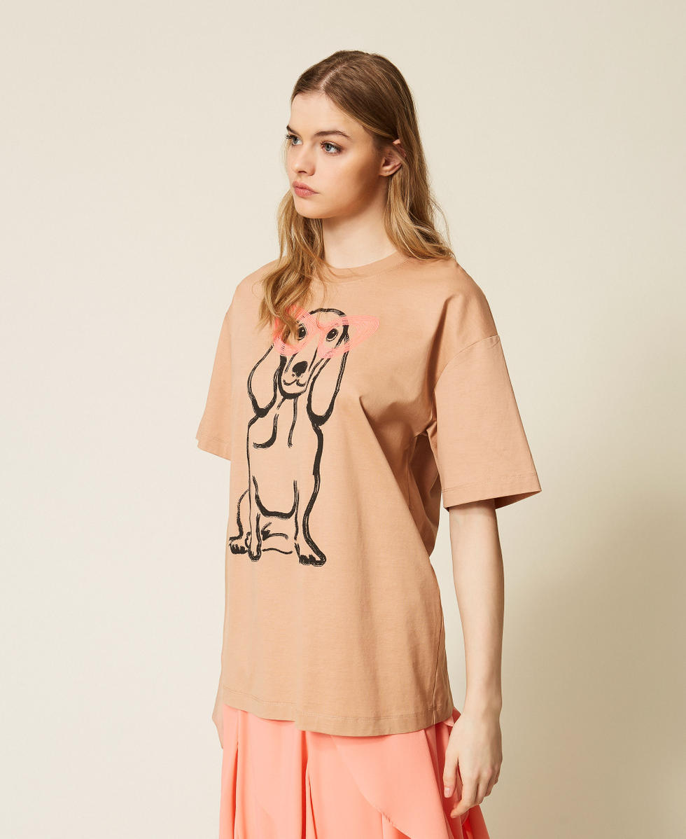 Camiseta oversize MYFO con estampado y bordado Nude Beige &laquo;Bassotto&raquo; Mujer 261AQ2010_13570_02