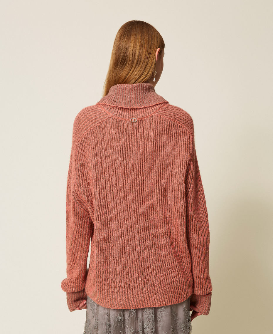 Wool blend vanisé turtle neck jumper Dusty Pink/Dove Brown Woman 252TF3010_13000_03