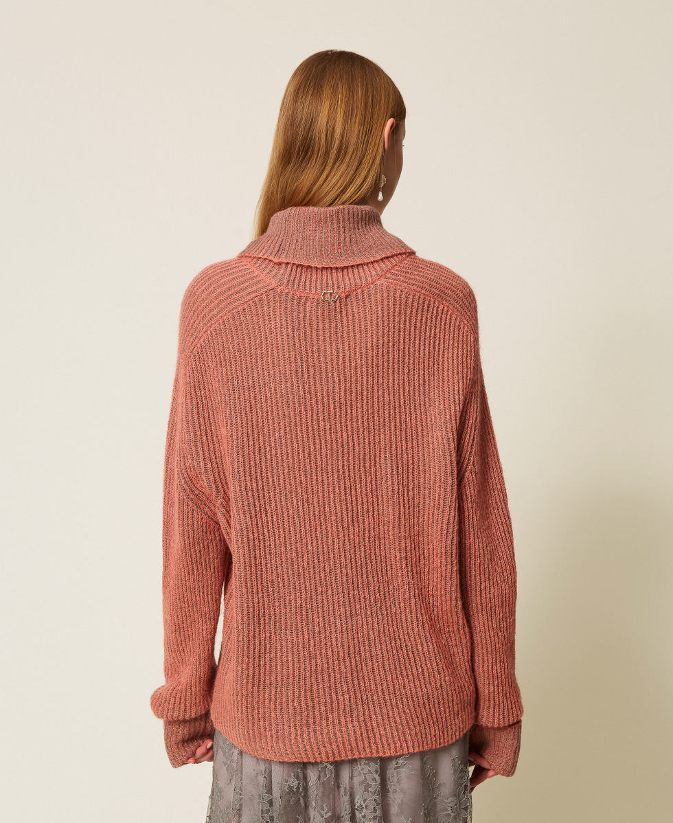 Wool blend vanis&eacute; turtle neck jumper Dusty Pink/Dove Brown Woman 252TF3010_13000_03