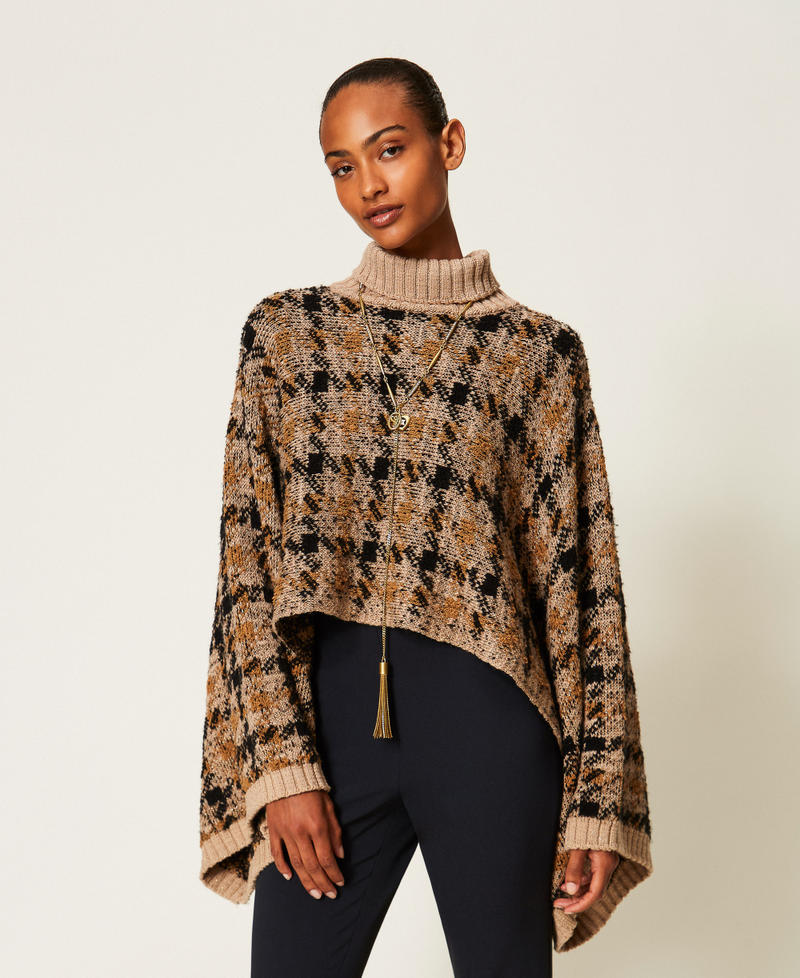 Cape aus Jacquardstrick mit Karomuster Jacquard-Karomuster Brandy Brown Frau 262TT3470_14176_02