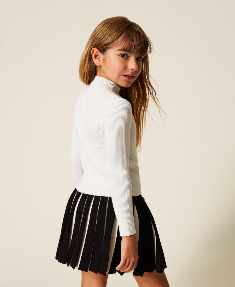 Girls' turtleneck jumper with rib knit pattern Off White Girl 252GB3012_00526_03