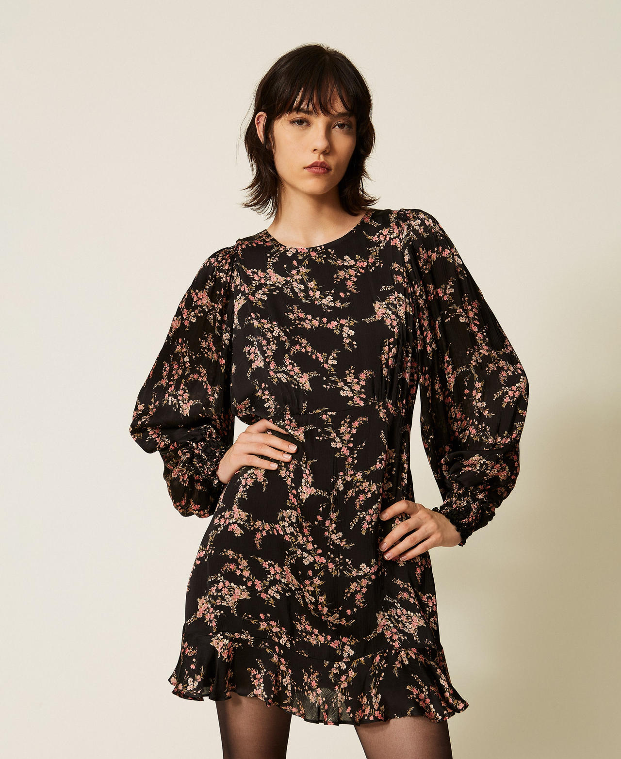 Robe courte en satin cr&eacute;pon floral Imprim&eacute; Petites Fleurs Noir/Rose Femme 262TP275J_13700_02