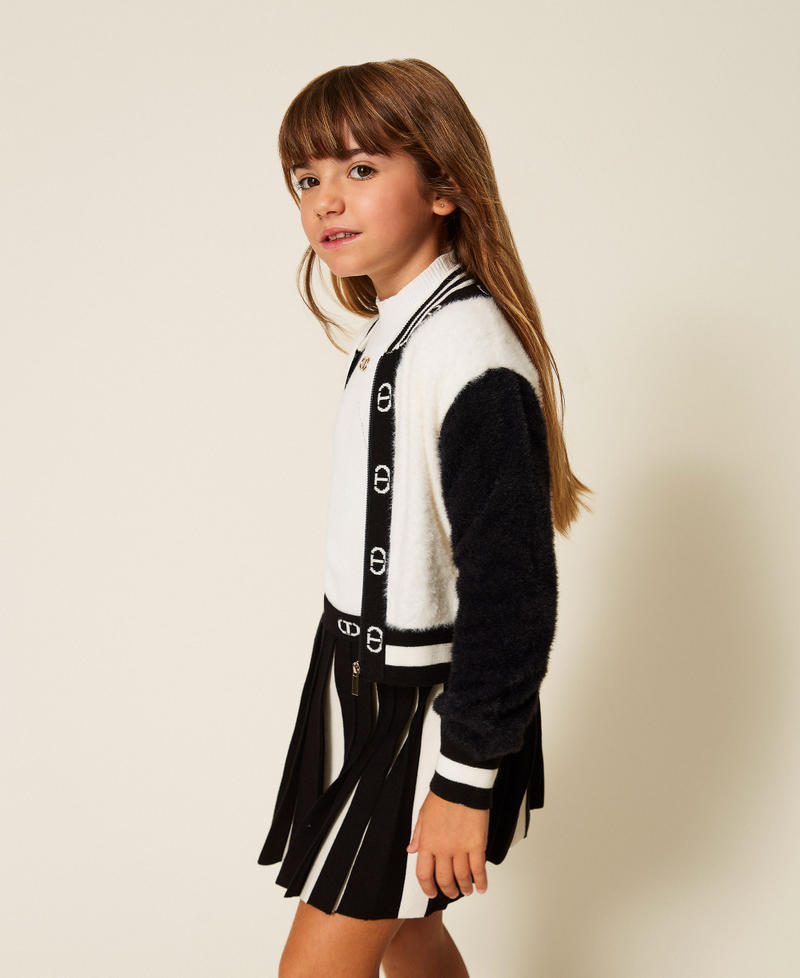 Girls' knit bomber jacket with Oval T Bicolour Black / Off White Girl 252GB3020_02714_01