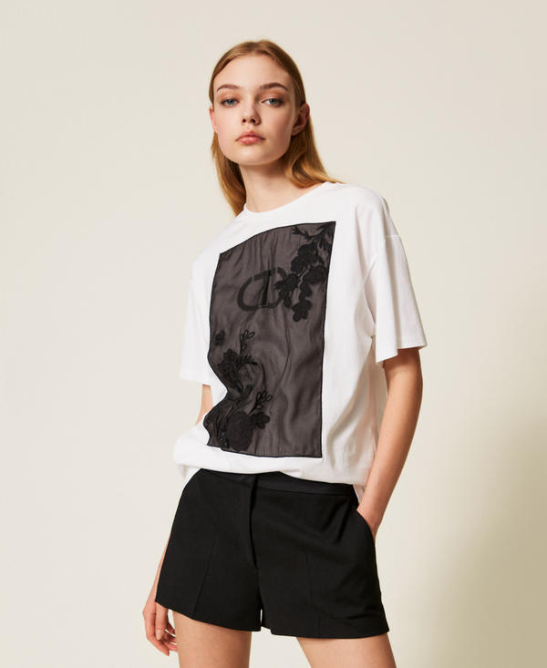 Oversized T-shirt with floral embroidery