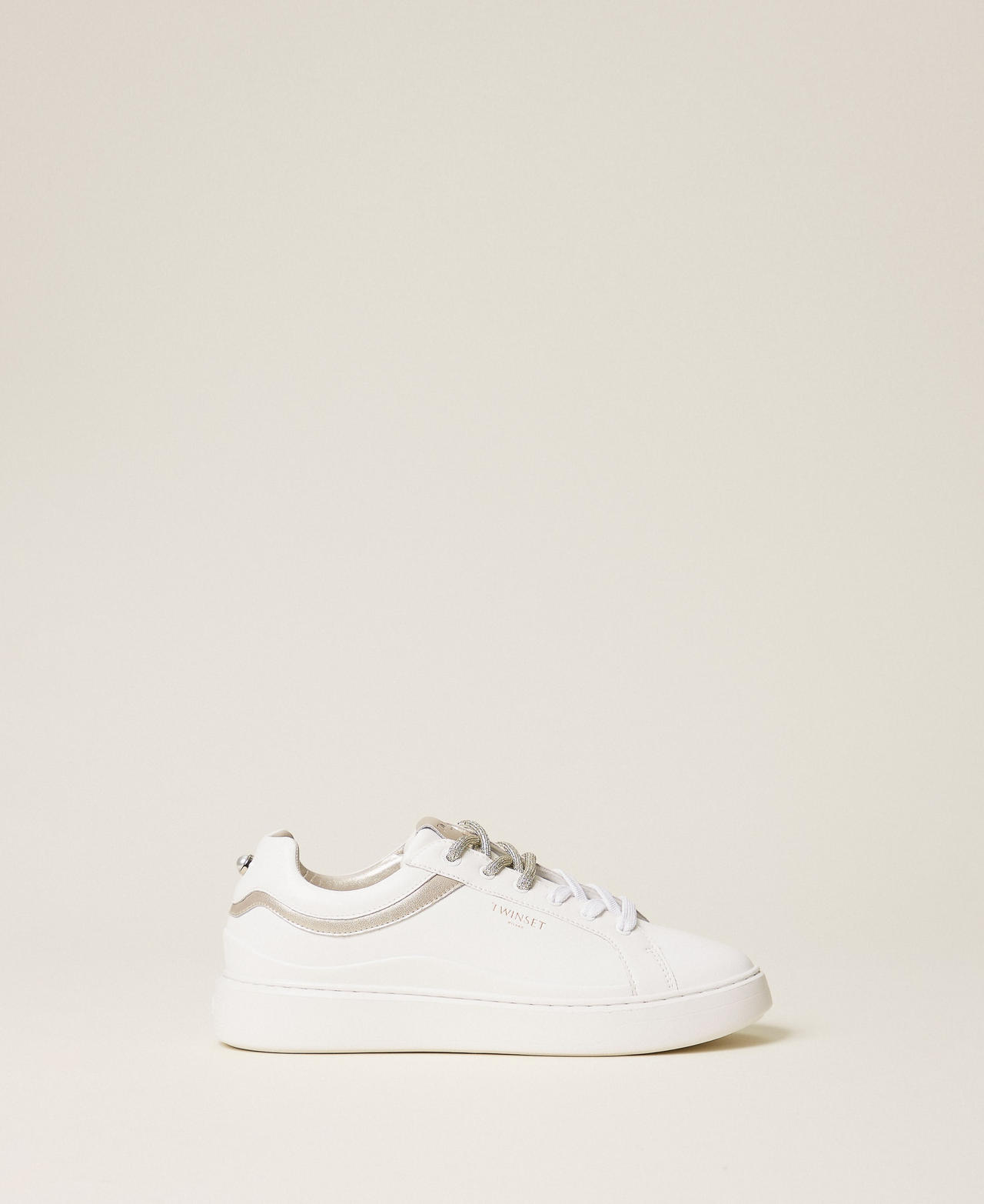 Baskets en cuir avec empiècements contrastés