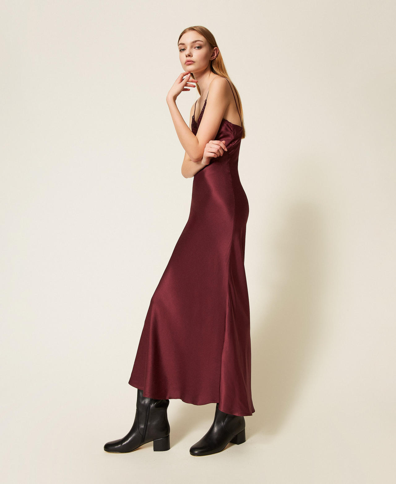Long satin dress with lace “Wine tasting” Purple Woman 252TP2480_05609_02