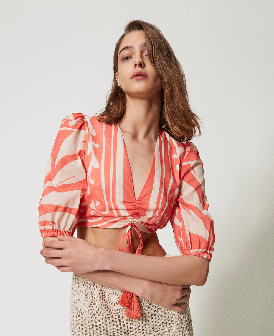 Cropped top in printed muslin Coral Sun/Almond Beige Foulard Print Woman 251LM2BCC_12381_01