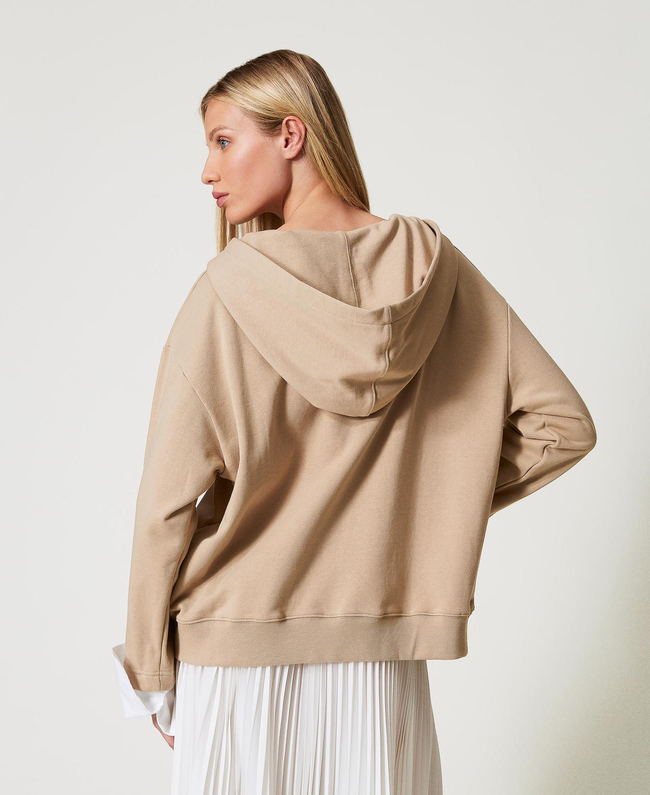 Sweatshirt with poplin cuffs and Oval T chain Rope Beige Woman 251TE2070_12145_03