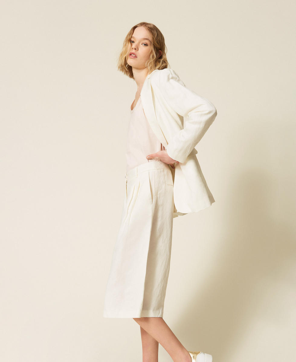 Linen blend Bermuda shorts with pleats