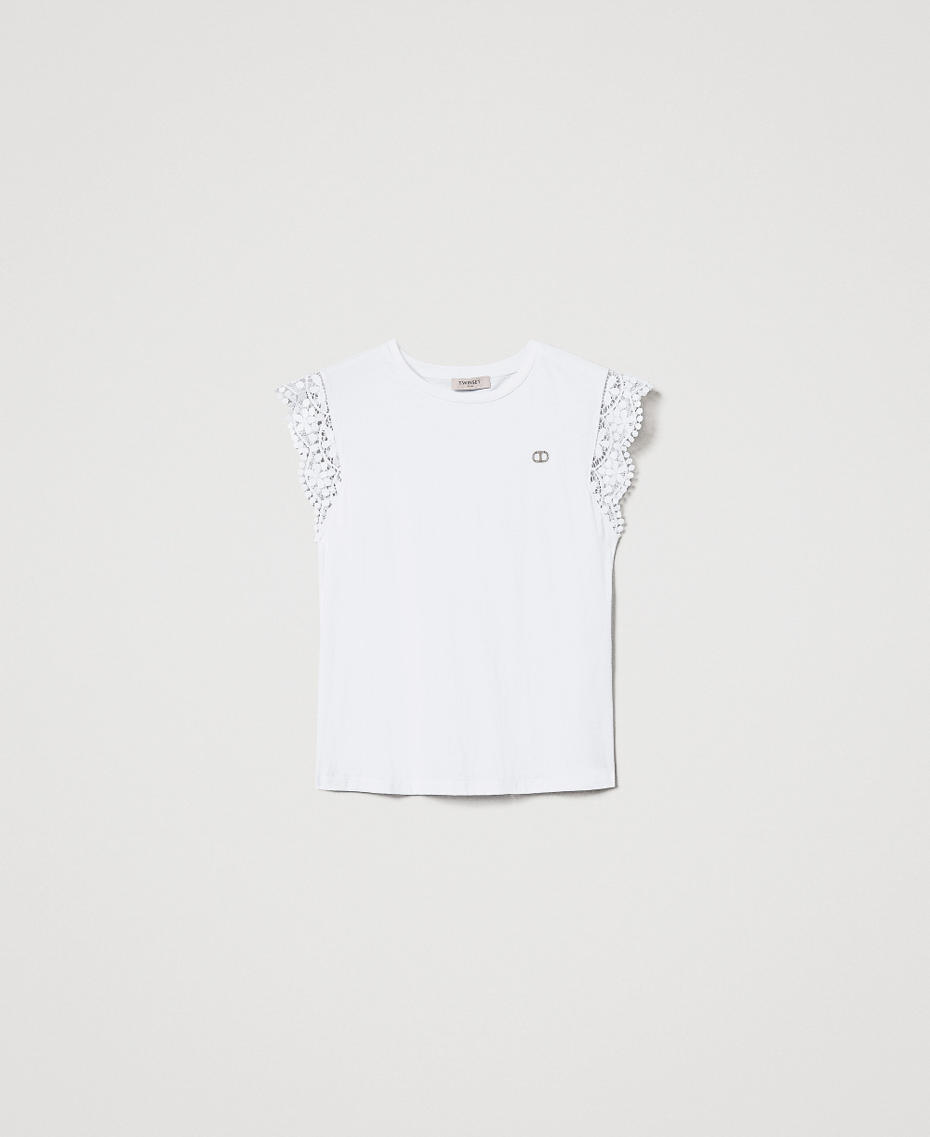 T-shirt with lace cap sleeves