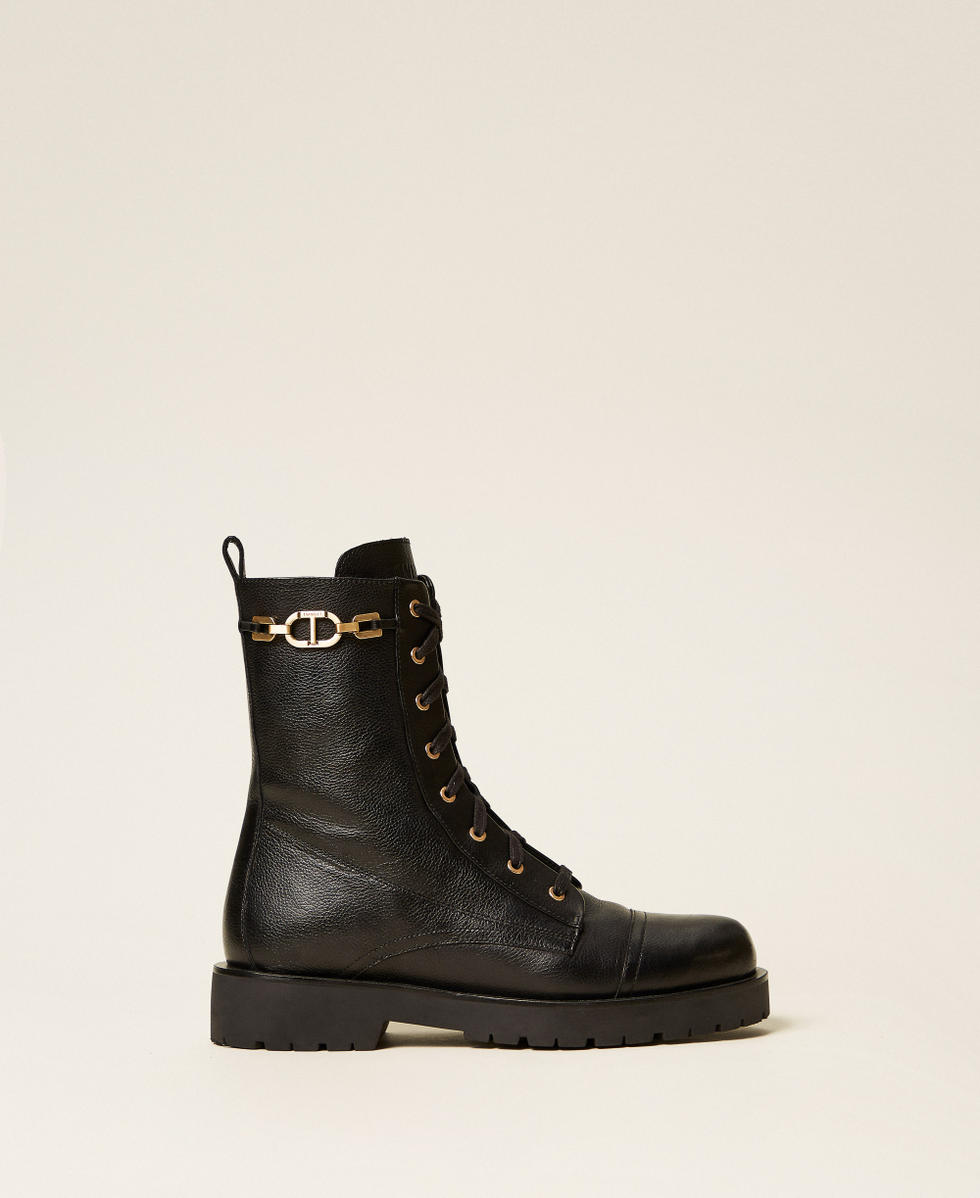 Botas de piel con cadena y Oval T