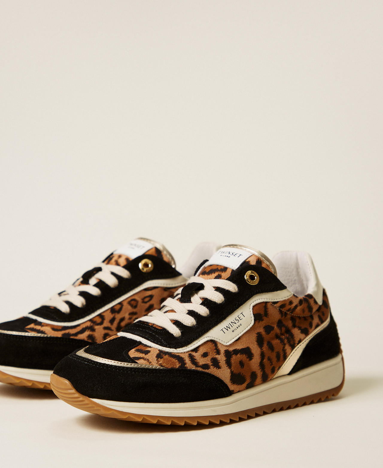 Zapatillas de piel con detalles en contraste Estampado Leopard Mujer 252TCP028_12624_02