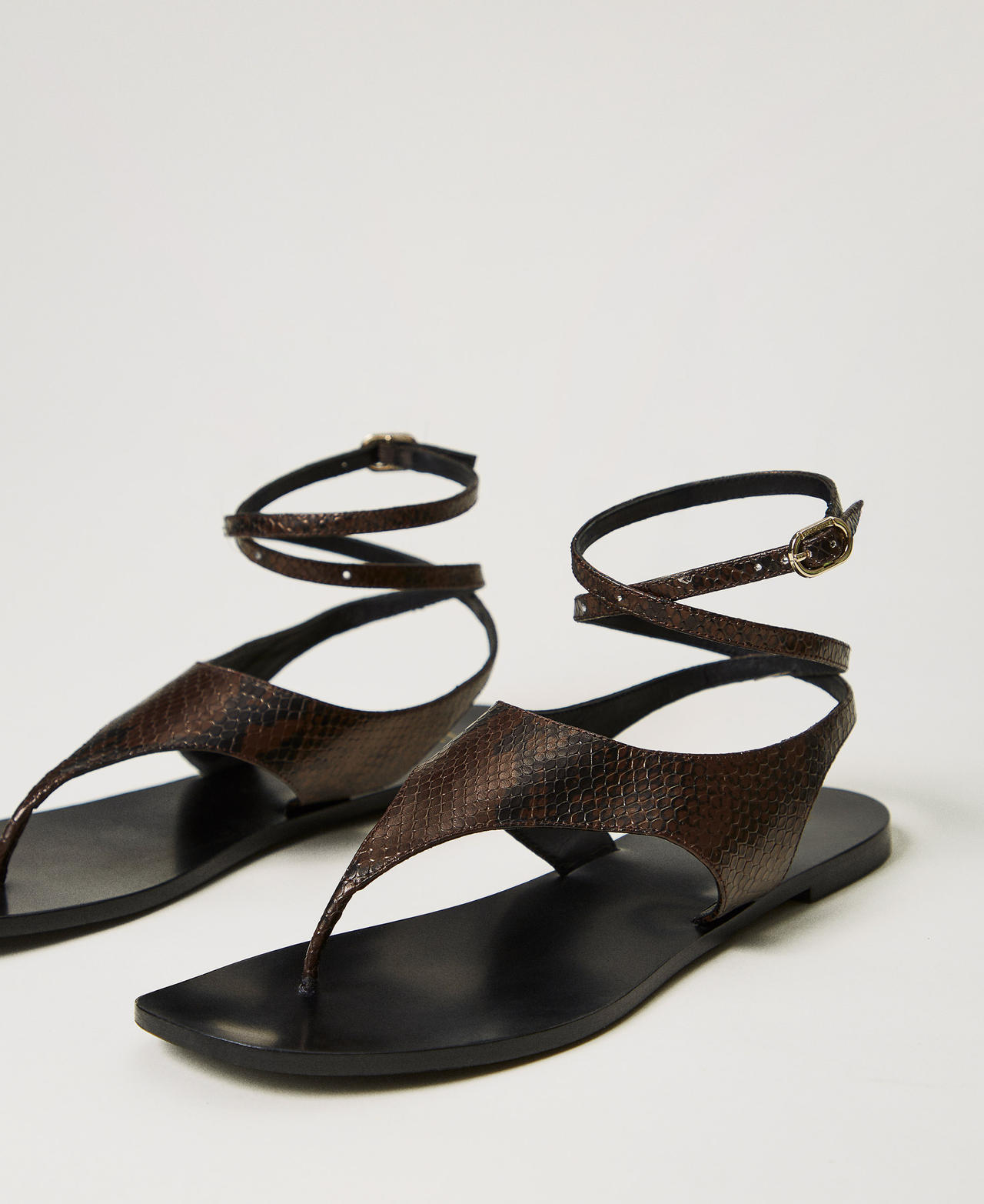 Flat leather thong sandals Chocolate Python Woman 251TGT170_12383_02