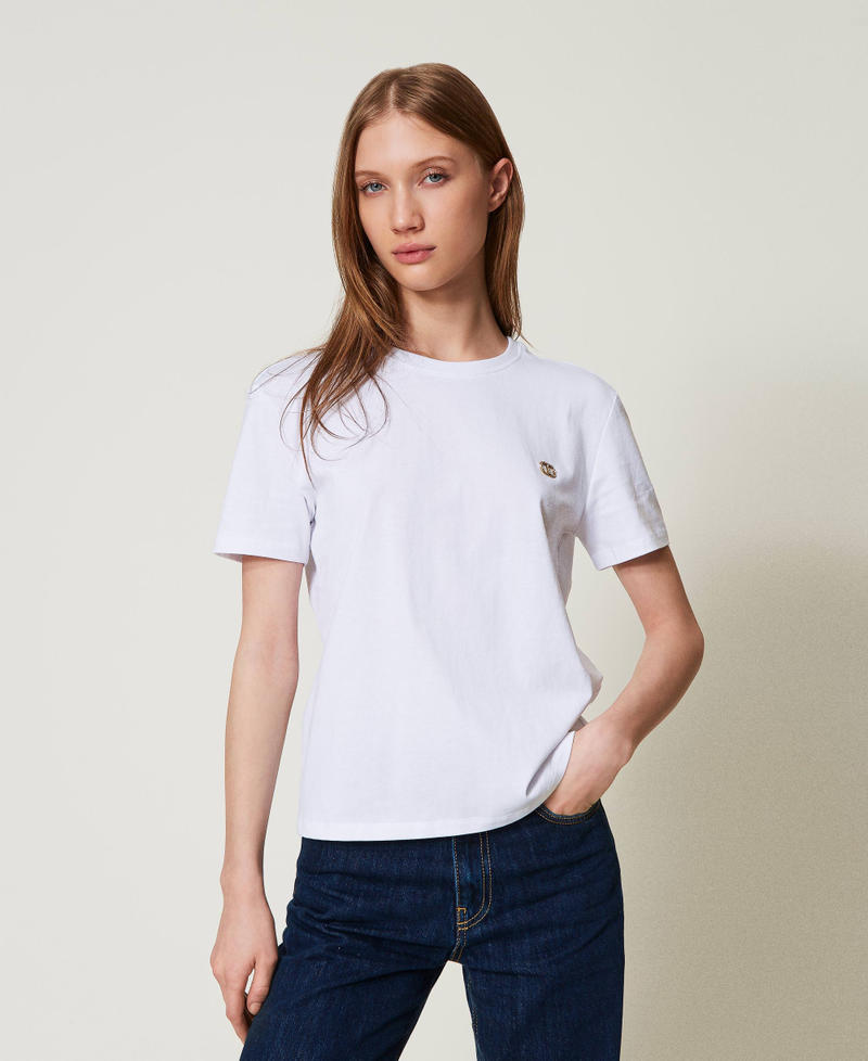 T-shirt avec &eacute;tiquette Oval T strass&eacute; Blanc Femme 251TP2074_00001_01